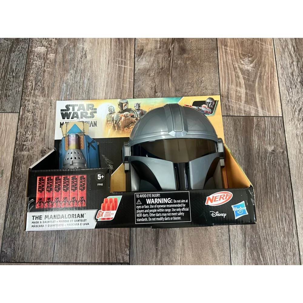 NEW Hasbro Mandalorian Mask & Gauntlet One Size Silver Blue
